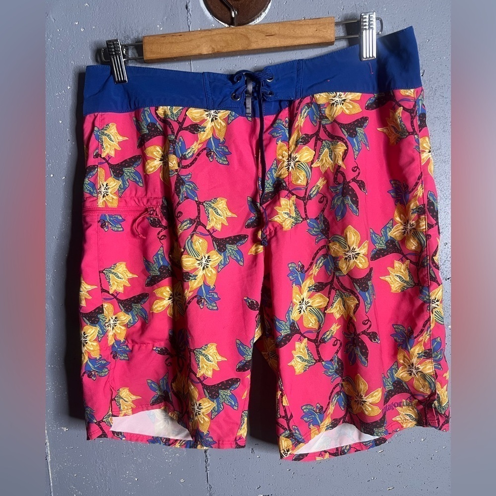 Patagonia Stretch Planing Floral Swim Short, size 34